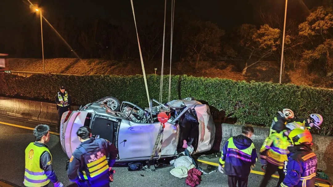 車禍現場。(圖/「台中道路救援支援組」拖吊團隊提供)