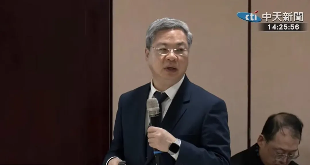 針對油、氣、電價可能調漲，經濟部長龔明鑫表示經濟部朝穩定物價努力，不一定會漲（攝自中天新聞）