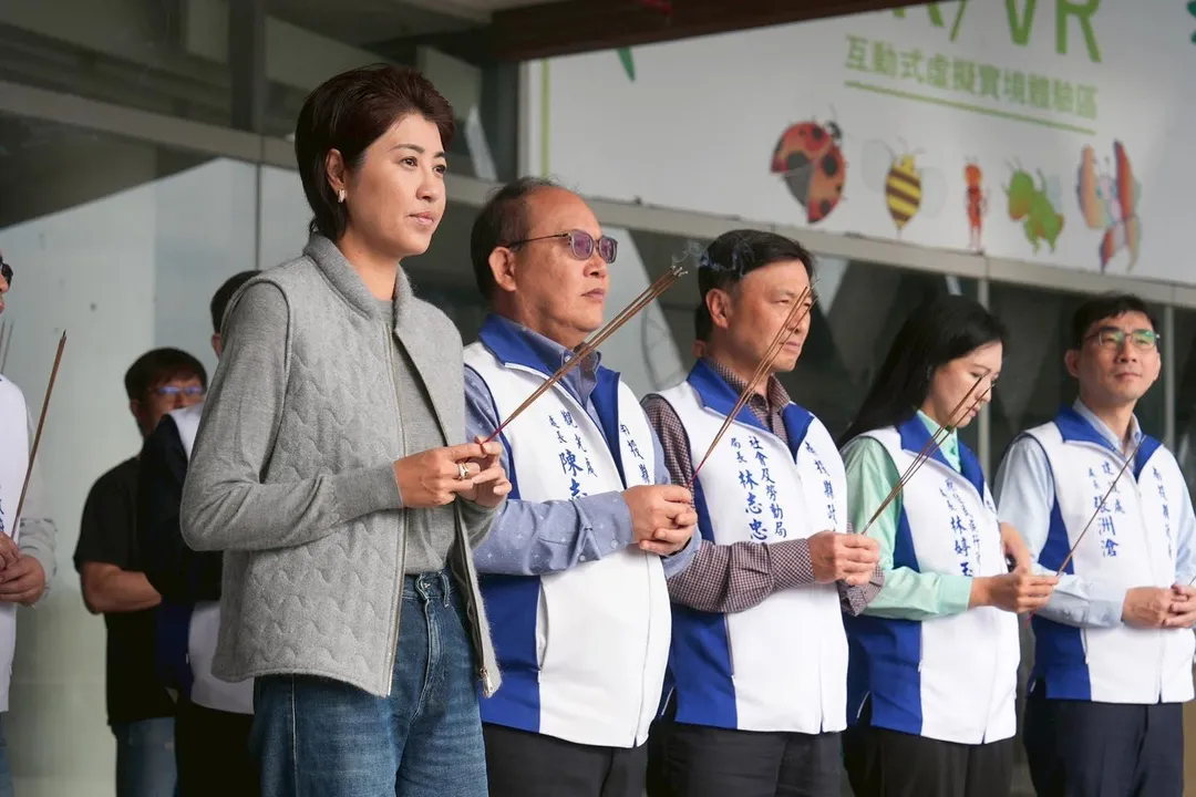 南投燈會即將在2/14登場，圖為縣長許淑華與團隊在會展中心祈福儀式。（圖取自許淑華臉書）