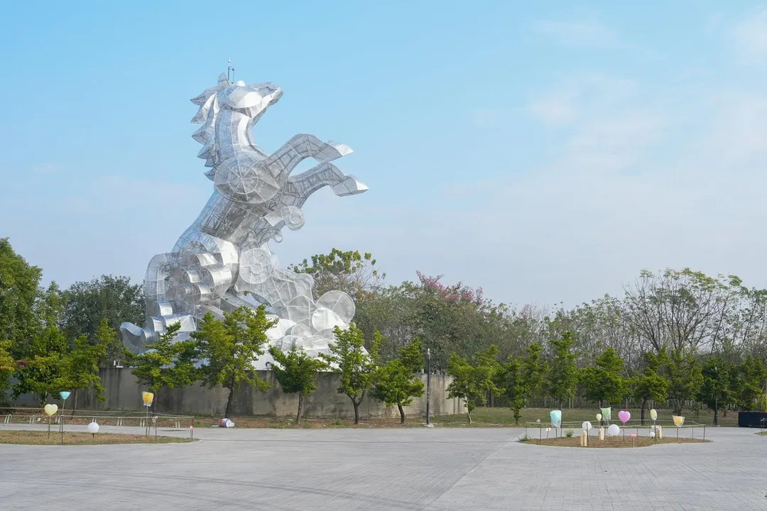 王瑞德指出，今年南投燈會維持傳統在會展中心及浪漫情人橋兩側貓羅溪畔舉行。（圖取自許淑華臉書）