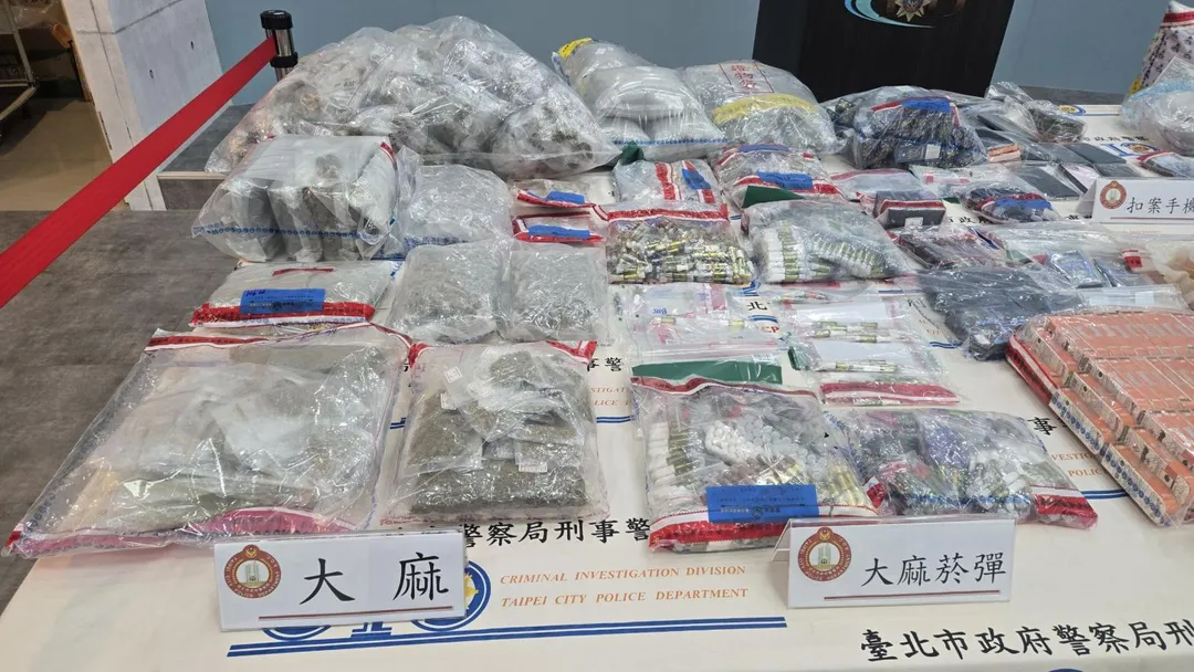 警方查扣價值破億元的毒品。（圖／北市刑大提供）