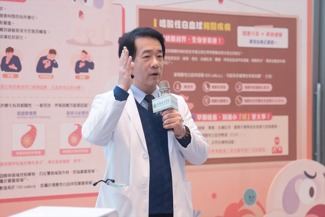 胸腔內科主任鄭世隆醫師指出，嗜酸性白血球過高恐導致慢性發炎，與氣喘及過敏等疾病相關，若數值持續升高應進一步檢查。（圖／亞東醫院）