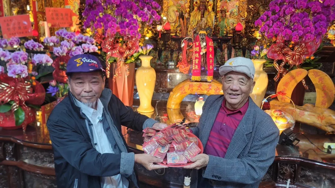 廖大乙（左）、克明宮主委楊非武。（圖／廖大乙提供）
