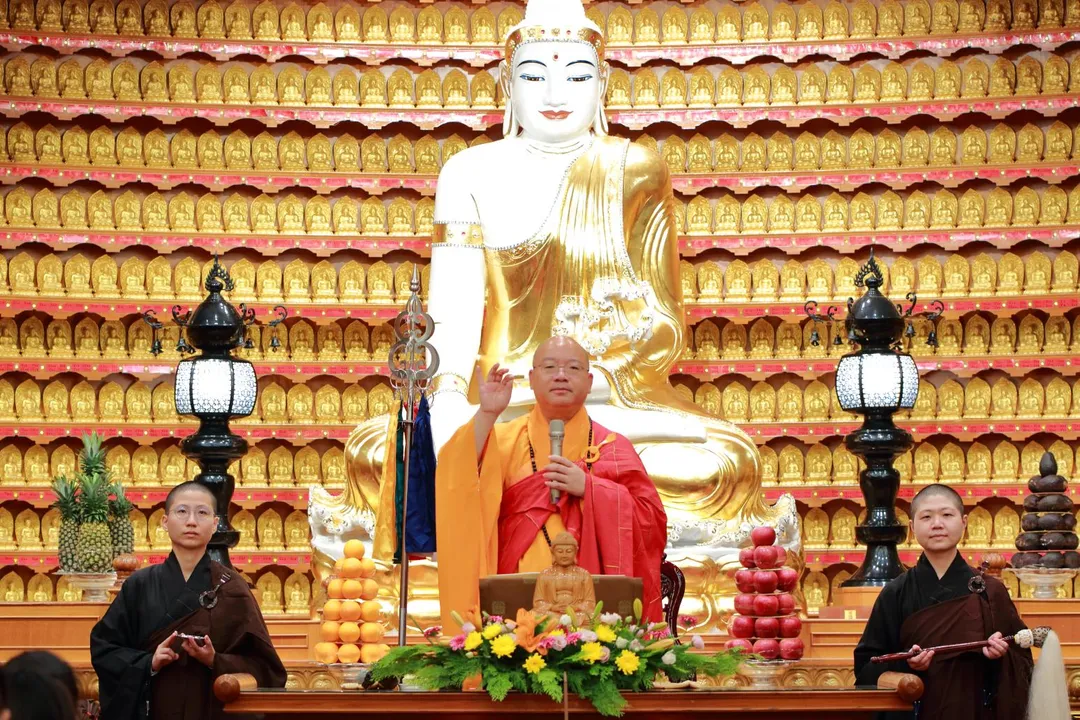 恭請佛光山住持心保和尚主法正授。(圖/人間社提供)