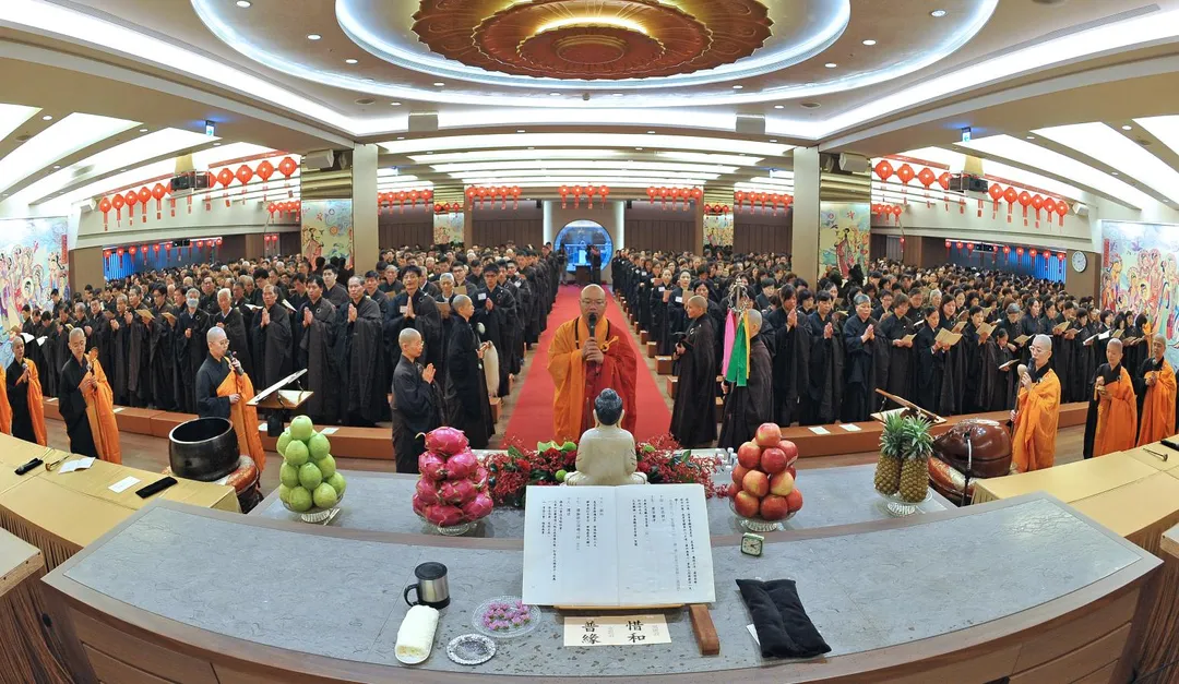 三皈五戒典禮。(圖/台北道場提供)
