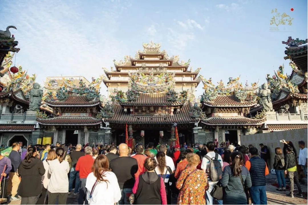 從送餅到送祝福,紀念酒成過年送禮新趨勢。(圖/武德宮提供)