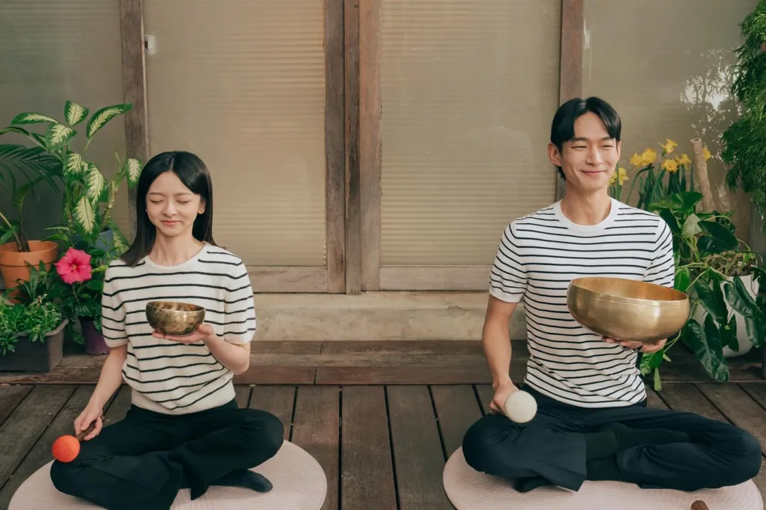 陳姸霏（左）和黃河（右）在《人生只租不賣》組CP相當有火花。（圖／公視台語台 提供）