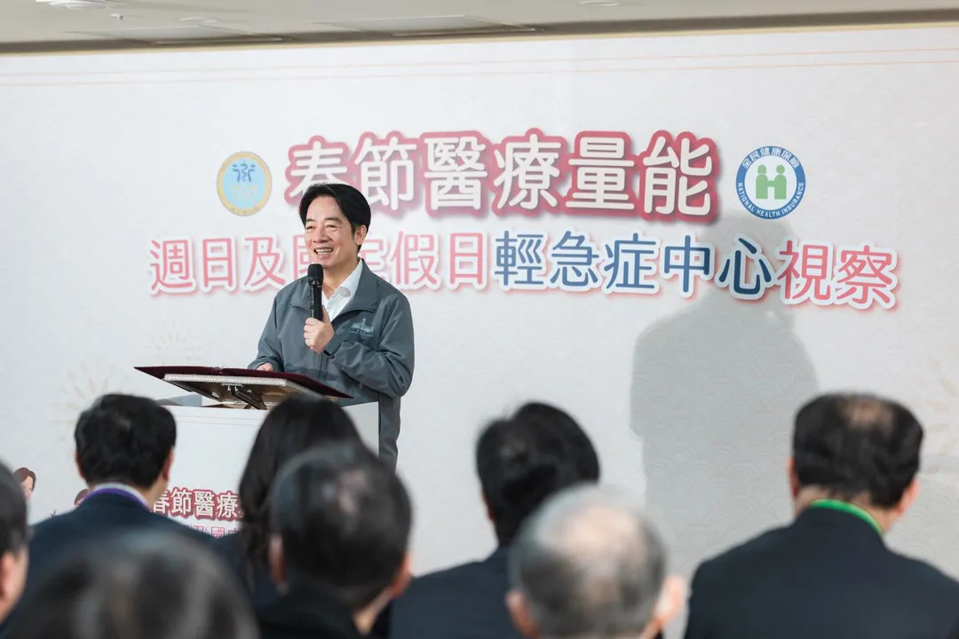 賴清德總統今(14)日上午視察「春節醫療量能暨週日及國定假日輕急症中心(UCC)」。(圖/總統府提供)