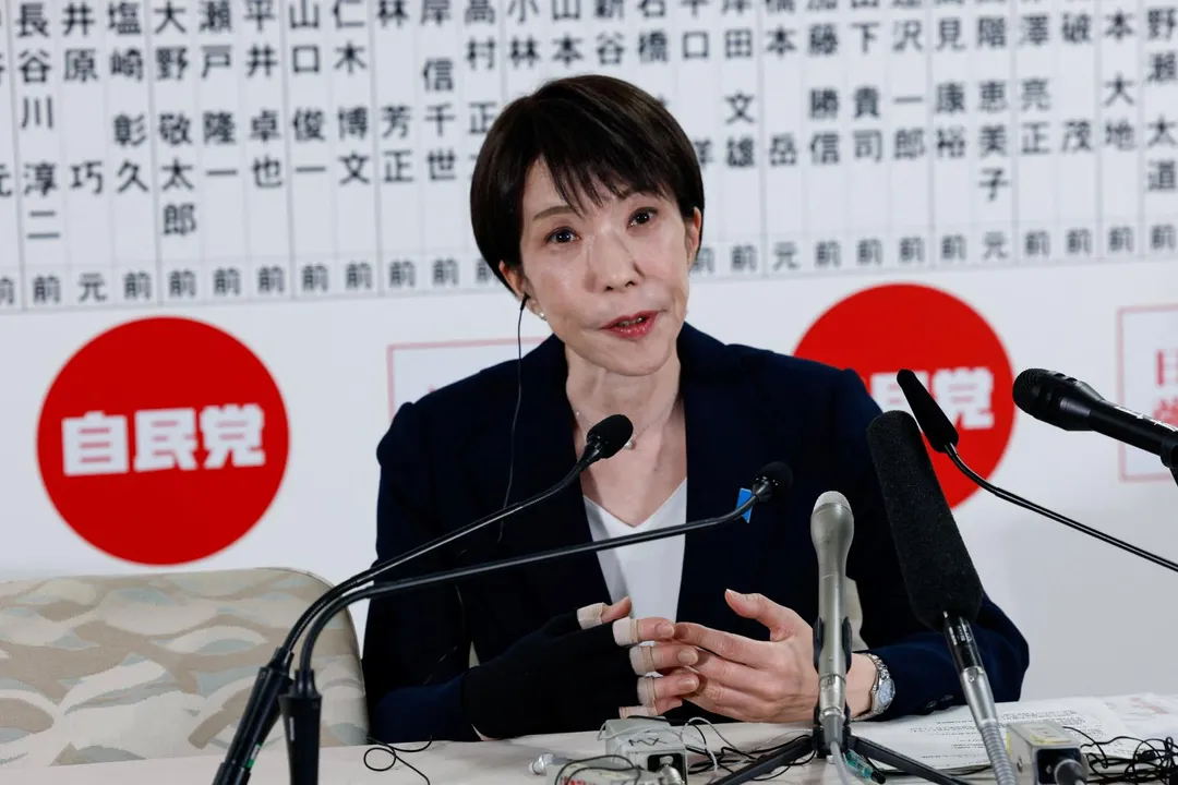 高市早苗證實本身有類風濕性關節炎的宿疾，導致手部腫脹。（圖／《路透社》）