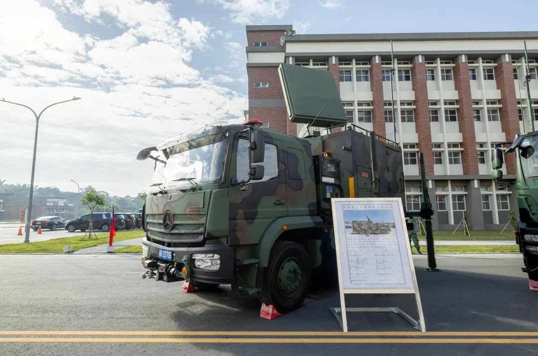 陸軍鷹眼雷達系統正式公開。(圖/總統府)