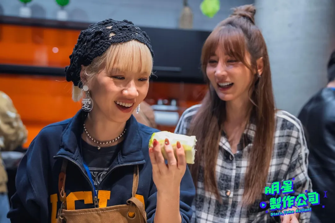 Lulu在《明星製作公司》嚴格把關曾莞婷的約會對象及行程。(圖/TVBS提供)