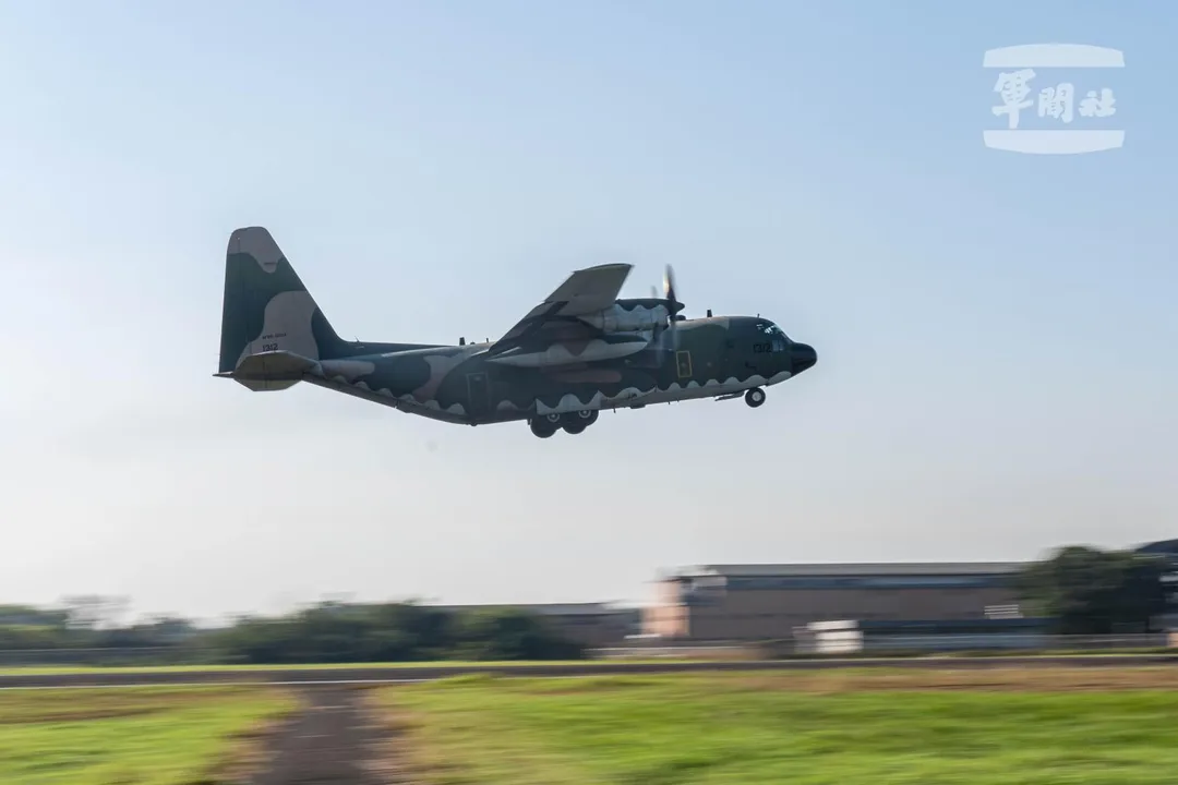 C-130H運輸機起飛，執行載運任務。（圖／軍聞社記者林庭暉攝）