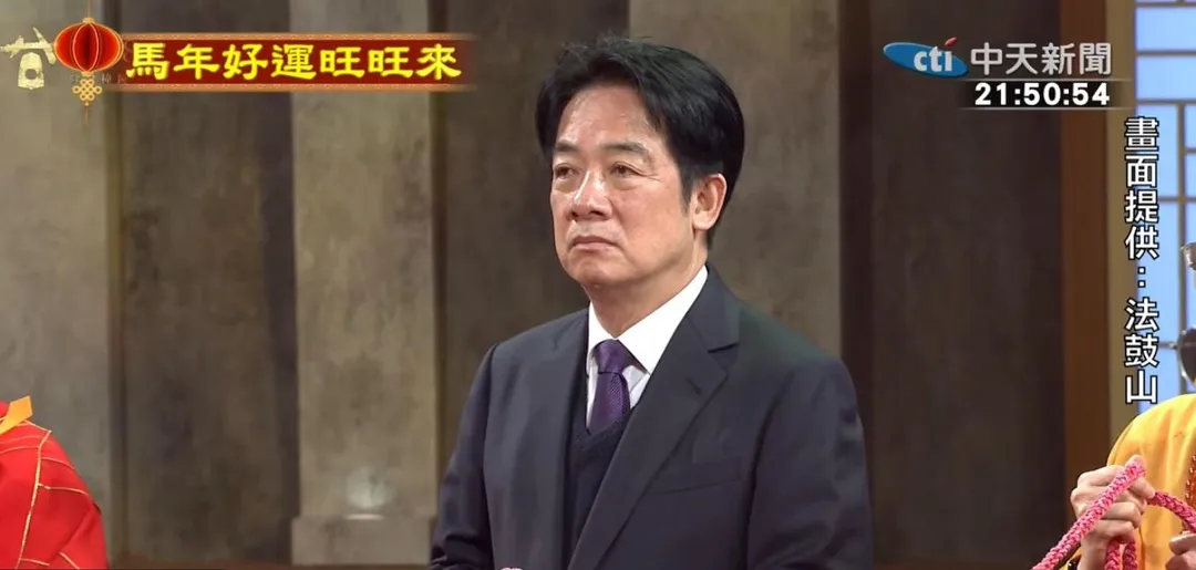 總統賴清德到法鼓山出席除夕撞鐘祈福儀式。（圖／中天新聞）