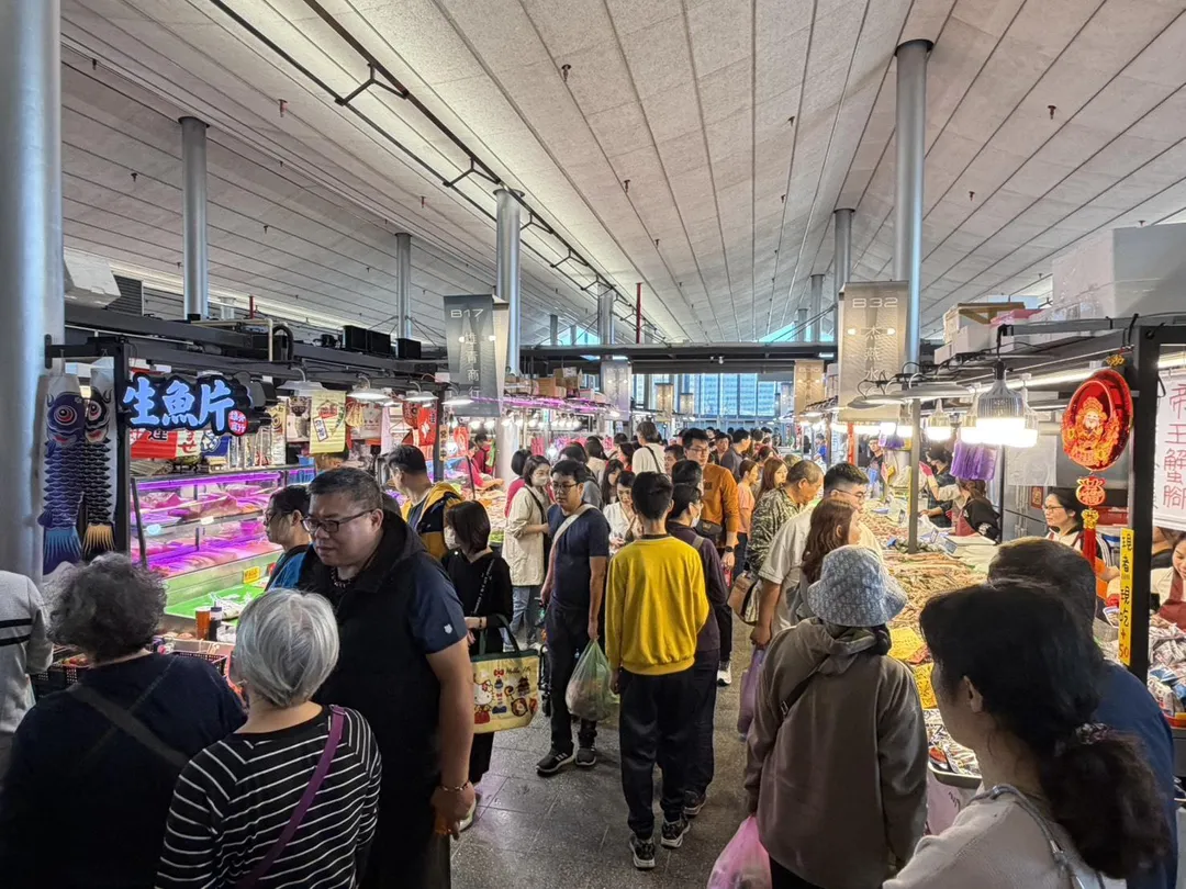 竹風漁市人氣爆棚!餐廳區正式開幕 春節加倍券天天送。(圖/新竹市產業發展處)