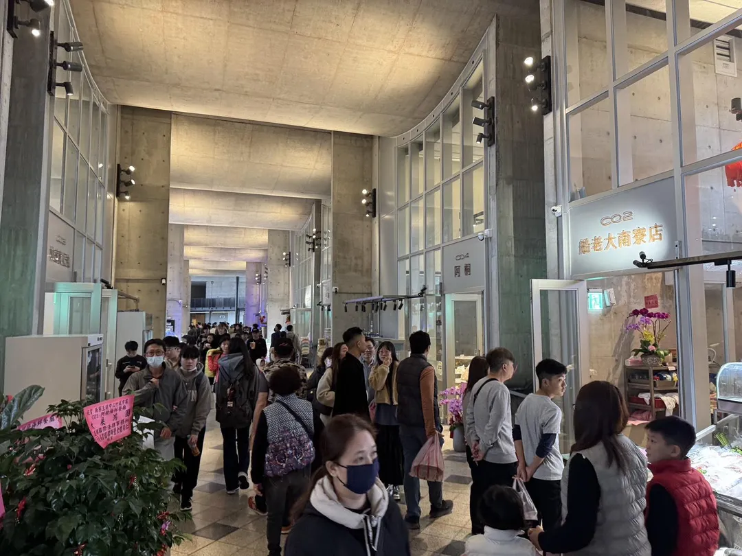 竹風漁市人氣爆棚!餐廳區正式開幕 春節加倍券天天送。(圖/新竹市產業發展處)