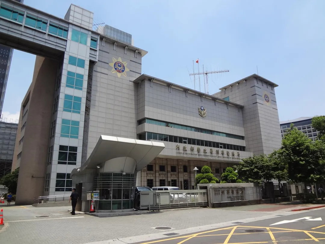 刑事局日前揭露詐騙集團利用歌迷搶購鄧紫棋台灣演唱會門票的急迫心態，在售票系統網頁投放釣魚廣告，誘使民眾點擊連結進入假冒網站填寫信用卡資料，進而盜刷金額。（資料圖／翻攝畫面）