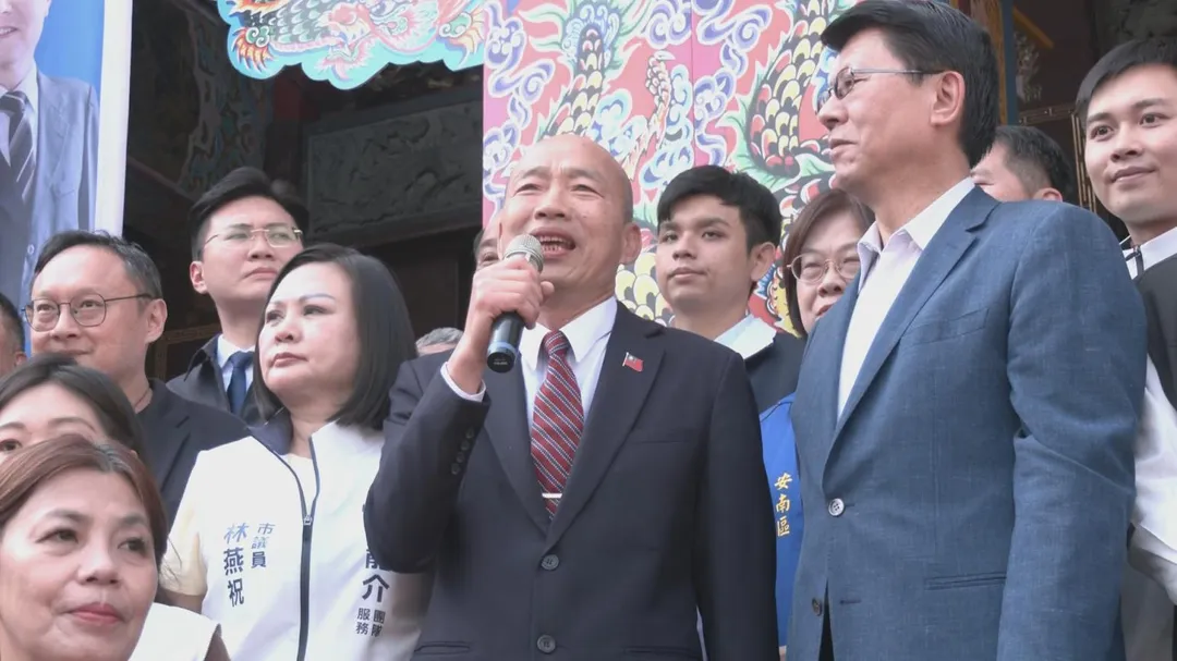 韓國瑜、謝龍介。（圖／中天新聞）