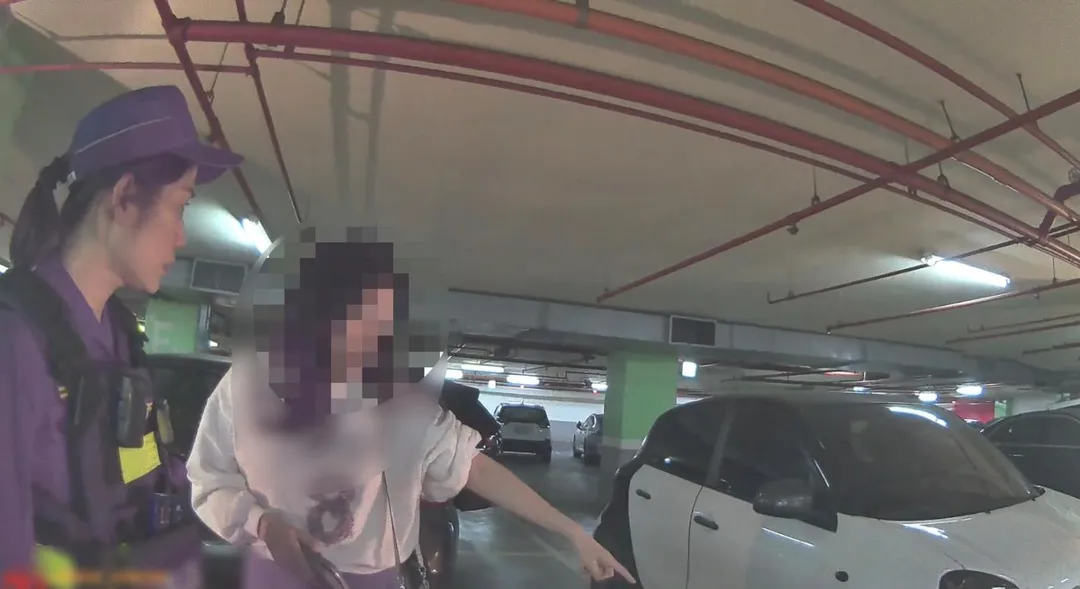 呂女（左2）稱自己被蔡女毆打，造成頭部劇痛、下體流血撕裂傷等傷勢。（圖／翻攝畫面）