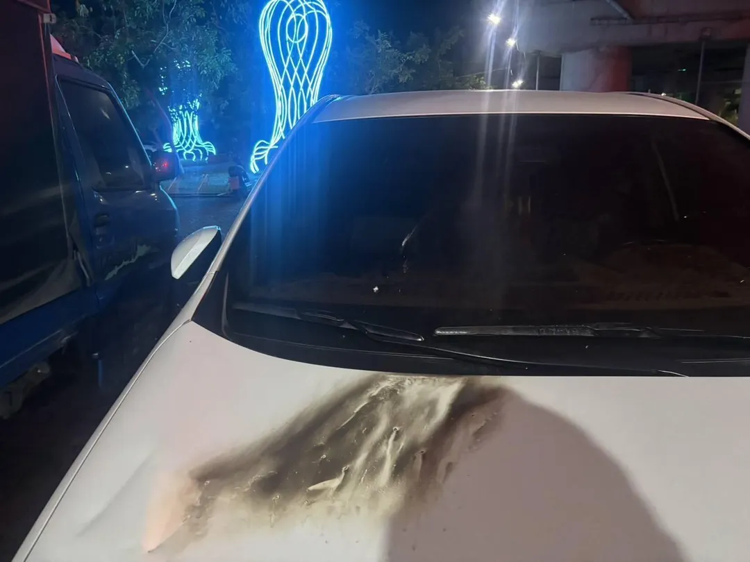 被蔡男縱火的車輛。（圖／中天新聞）