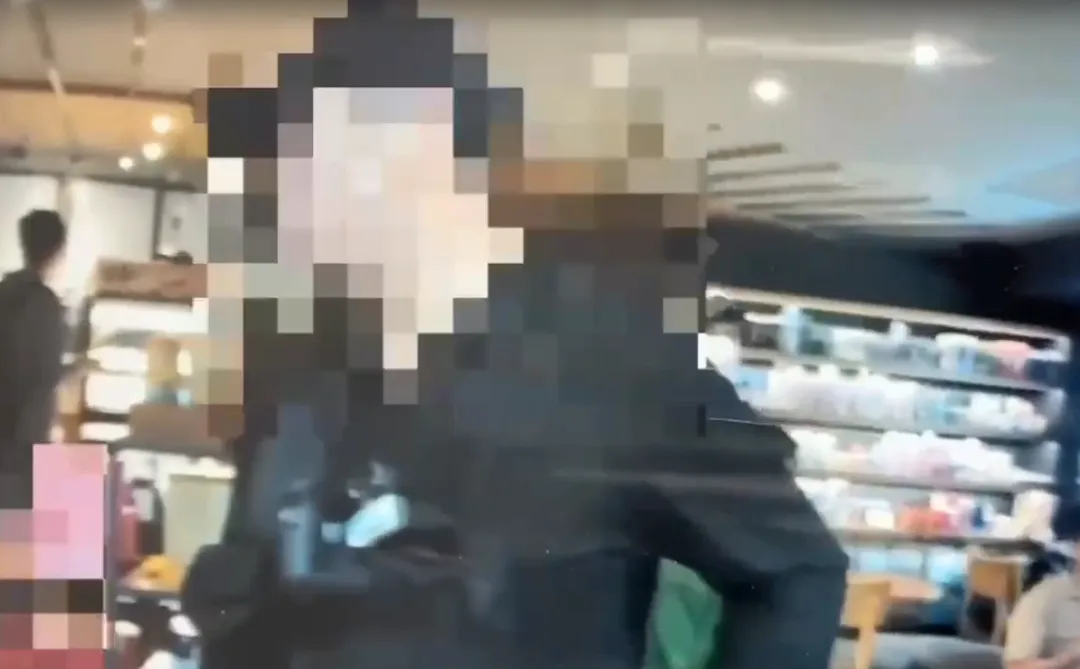 警方接獲報案後立即趕赴現場處理，請涉案雙方前往忠孝西路派出所協助調查。（圖／警方提供）