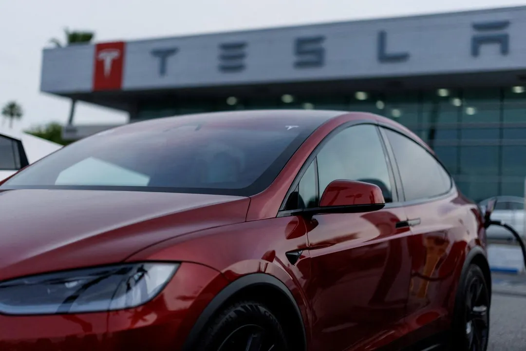 圖為一輛正在充電的特斯拉Model Y。（資料照／路透社）