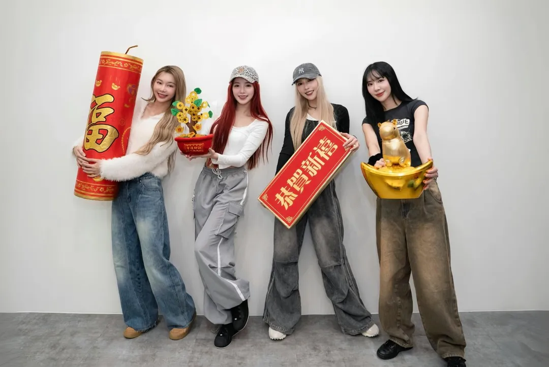 LUVSSI 21日主持電台過年特別節目。(圖/Hit Fm聯播網提供)