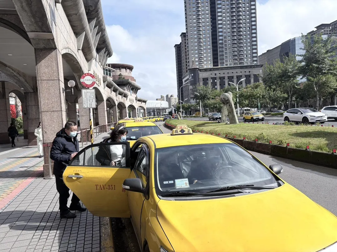 計程車2月23日凌晨12時起停止春節加成計費,恢復一般費率收費。(圖/新北市交通局提供)