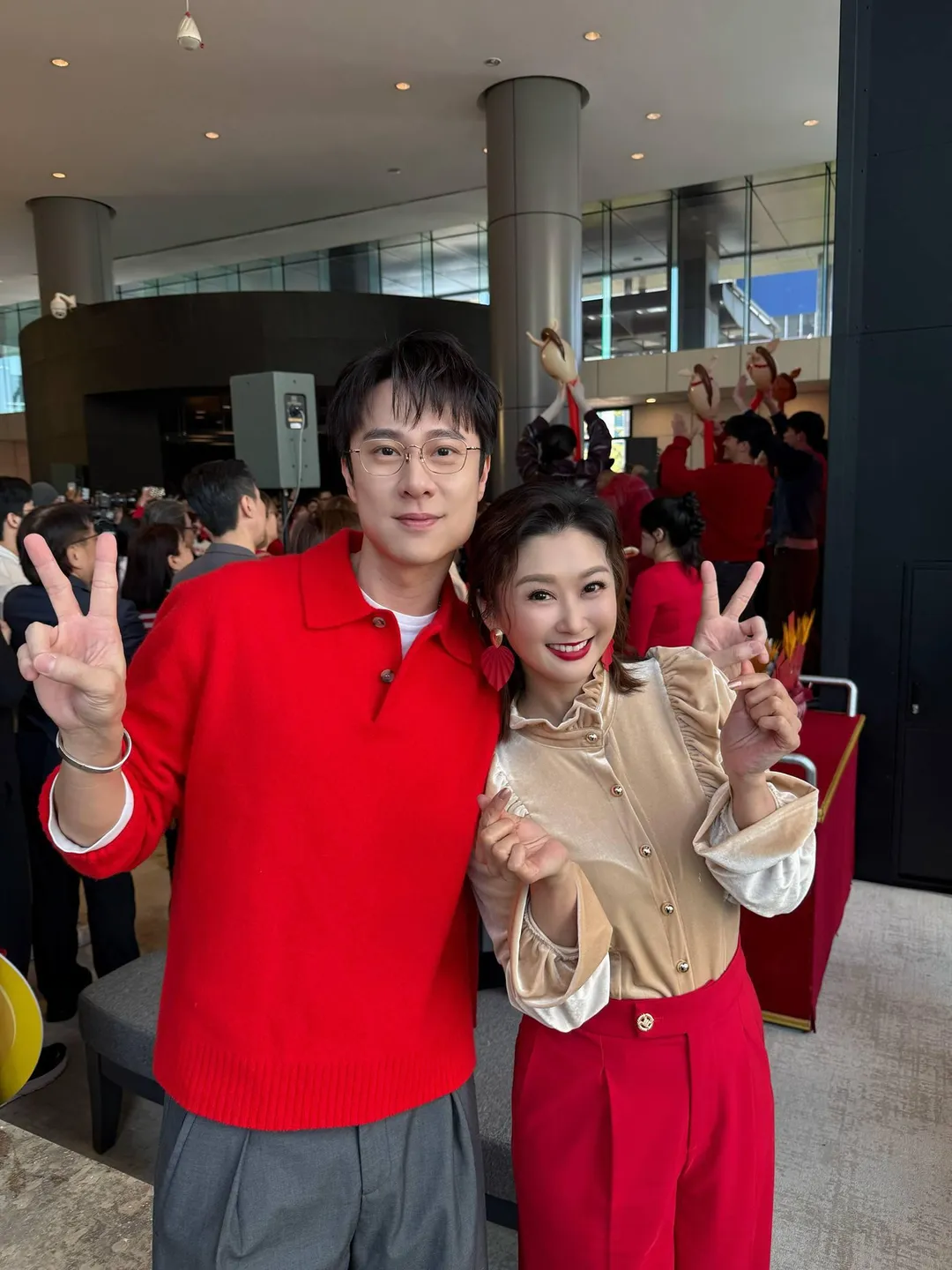 陳珮騏（右）表示，新的一年也會繼續加油把戲演好。（圖／翻攝陳珮騏打氣團 臉書）