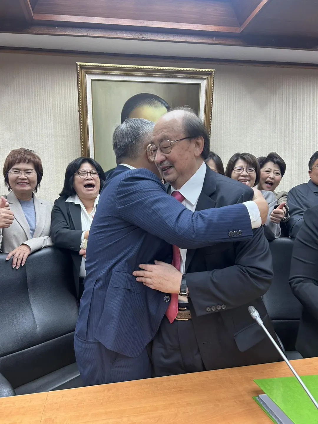 民進黨團總召一職，柯建銘順利交棒給蔡其昌。（圖／中天新聞）