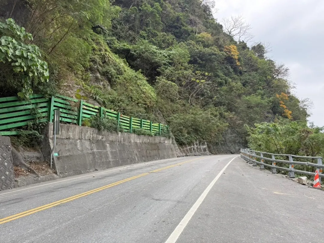蘇花公路台9丁線51K+800漢本路段2月24日至3月31日實施交通管制。(圖/公路局東區養護工程分局提供)