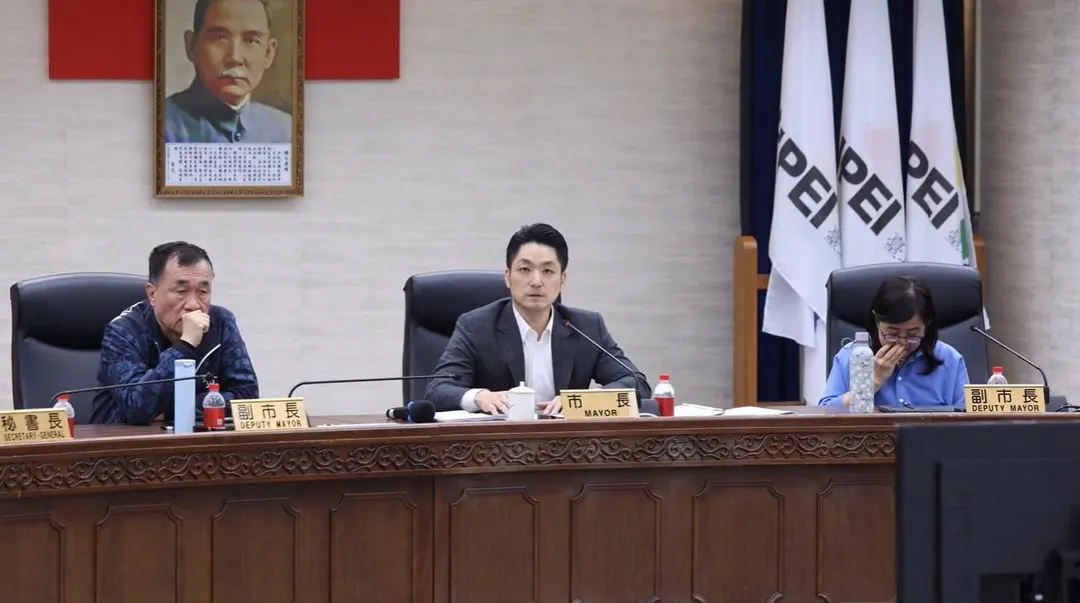 蔣萬安今天在市政會議裁示推動育兒減少工時計畫。(圖/中天新聞)