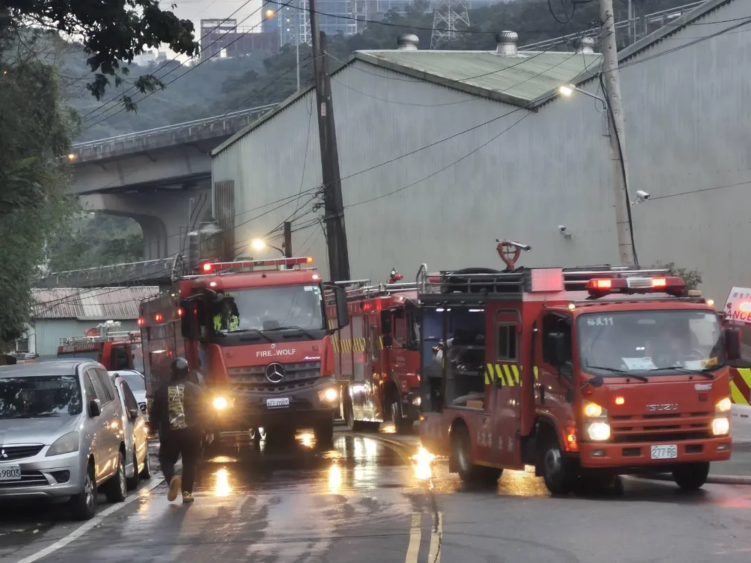 警消趕赴現場救援。（圖／民眾提供）