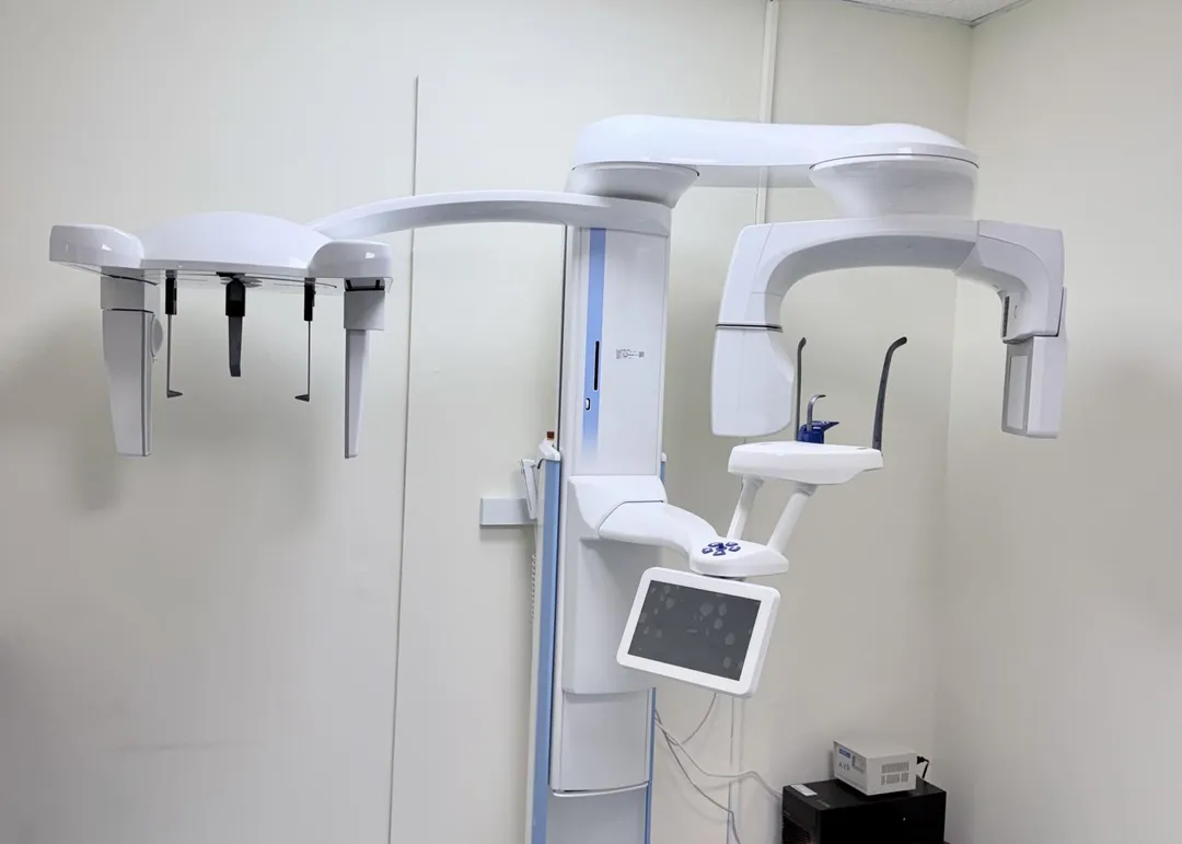 藉由牙科專用3D電腦斷層，將牙齒進行360度環景掃描，能從不同角度切入觀察牙根內部結構。（圖／中興院區口腔醫學科提供）
