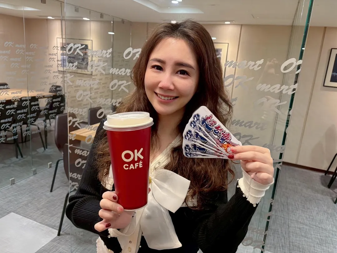 OKCAFE指定飲品任3杯送限量TeamTaiwan貼紙。(圖/OKmart)