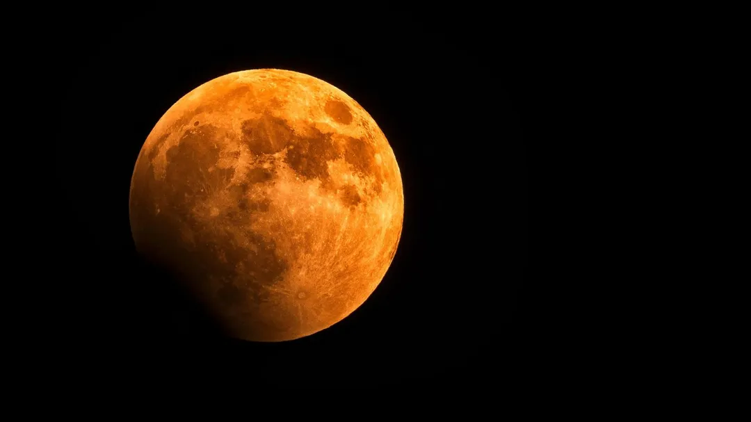 2月26日開始的水星逆行將與六星連珠及元宵節血月形成罕見天象組合，恐帶來地震、火災等災情，並可能引發金融市場波動。（示意圖／pexels）