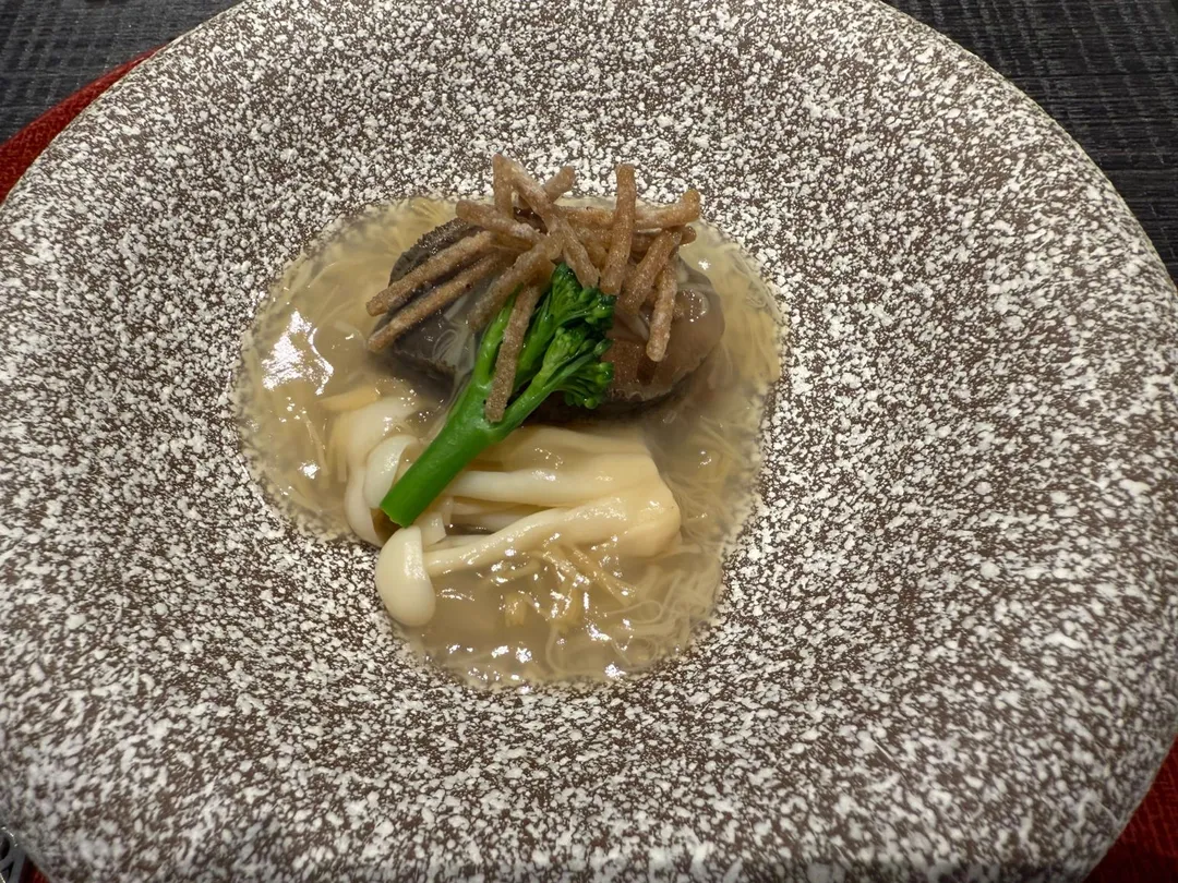 鮑魚干貝蕎麥。（圖／黃宏輝提供）