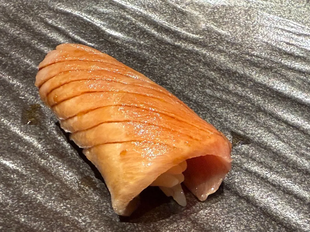 醋飯少塌平的狀態。（圖／黃宏輝提供）