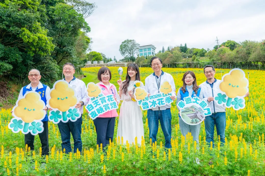 桃園市長張善政（中）參與「2026魯冰花季開幕活動」。（桃園市政府客家事務局提供）