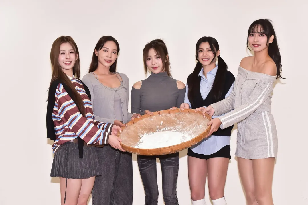 容容(左起)、棠棠、貝拉、各務禮美奈、十一滾元宵初體驗。(圖/紅心字會提供)