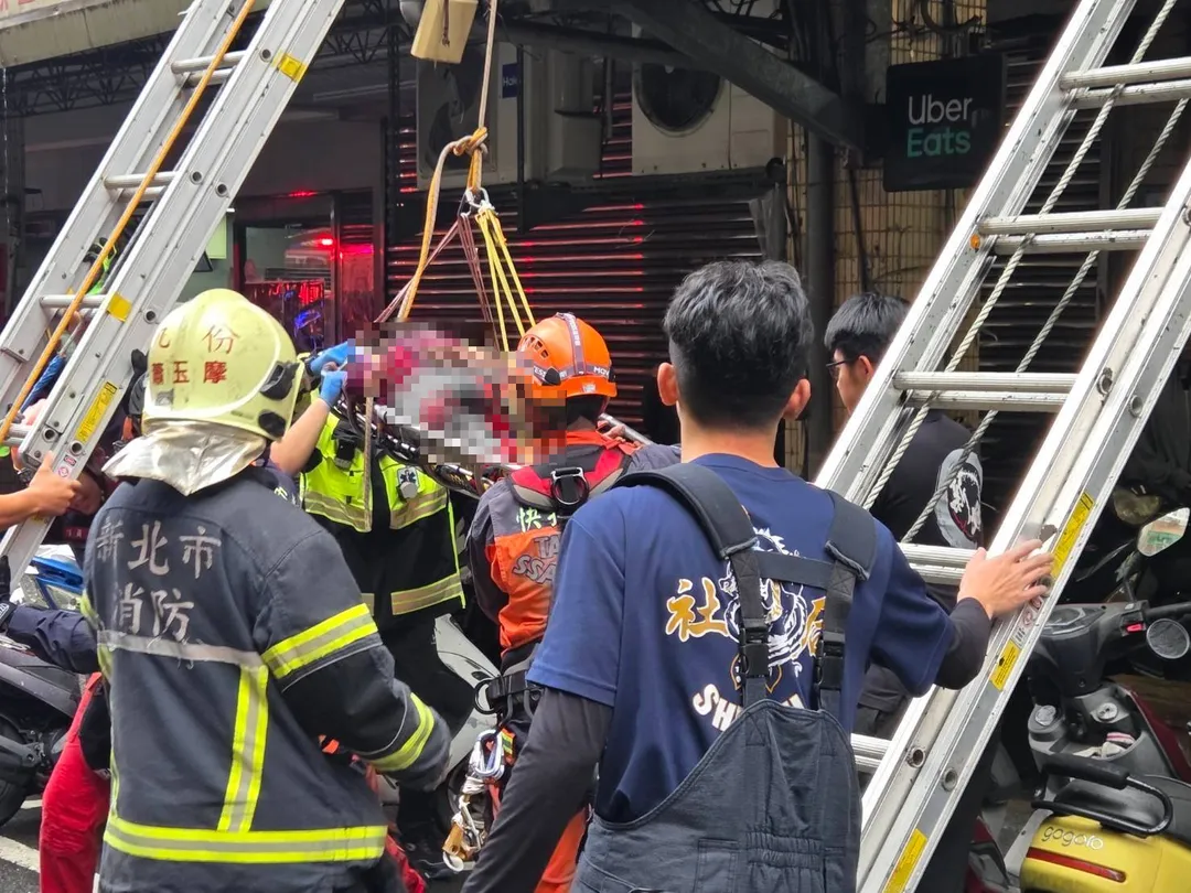 新北市汐止區發生墜樓意外。(圖/民眾提供)