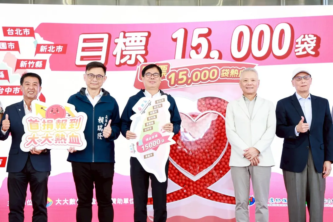 高雄市長陳其邁熱衷公益活動。(高雄市政府提供)