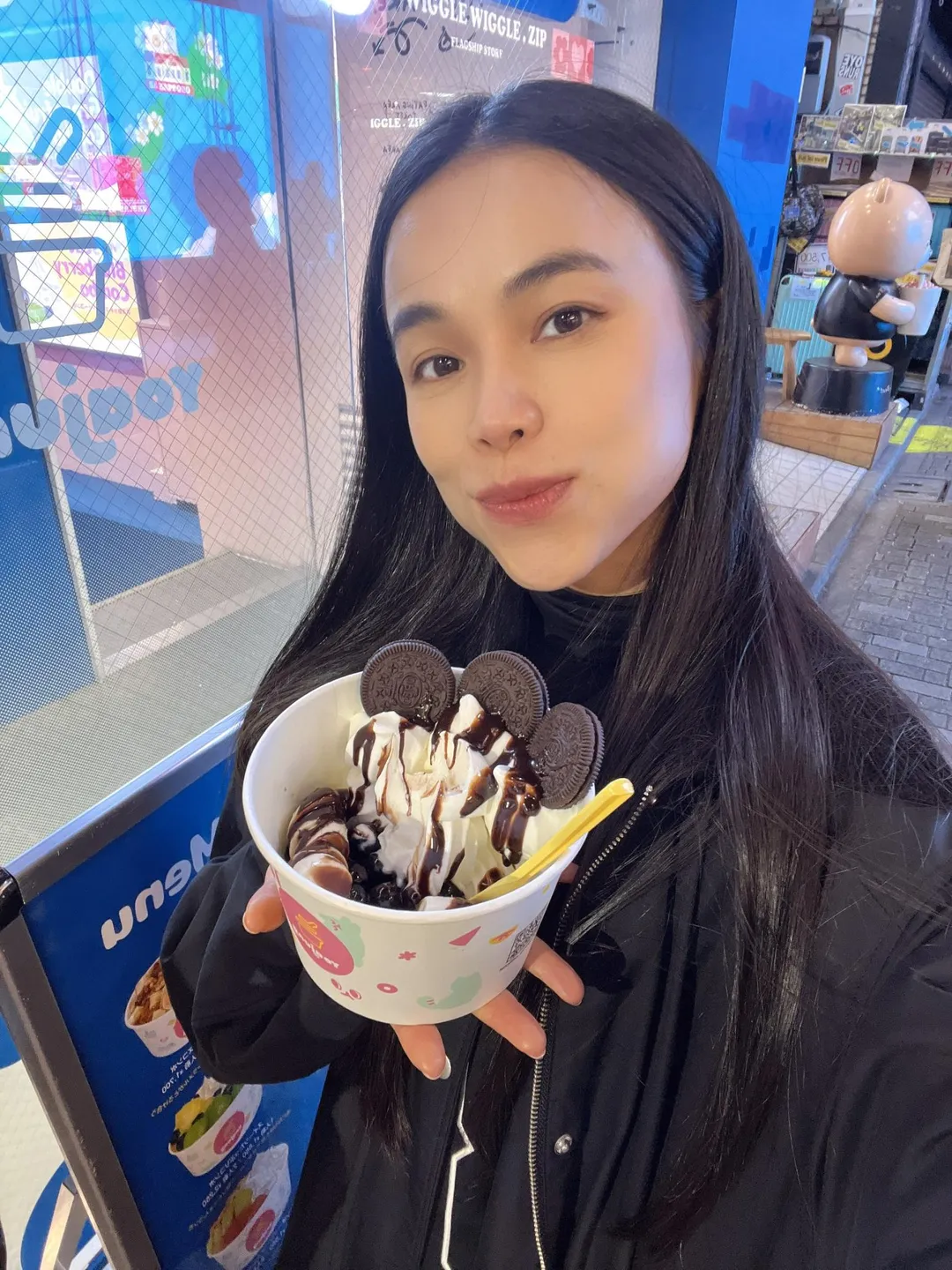 林芯儀在賽事結束後，終於能夠品嚐美食。（圖／旺多福多媒體工作室提供）