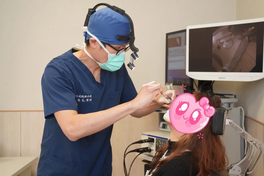 一名50歲女性患者從小飽受過敏性鼻炎困擾約40年,每天早上起床都要洗鼻涕,天冷時鼻塞更加嚴重。(圖/中國醫藥大學新竹附設醫院)