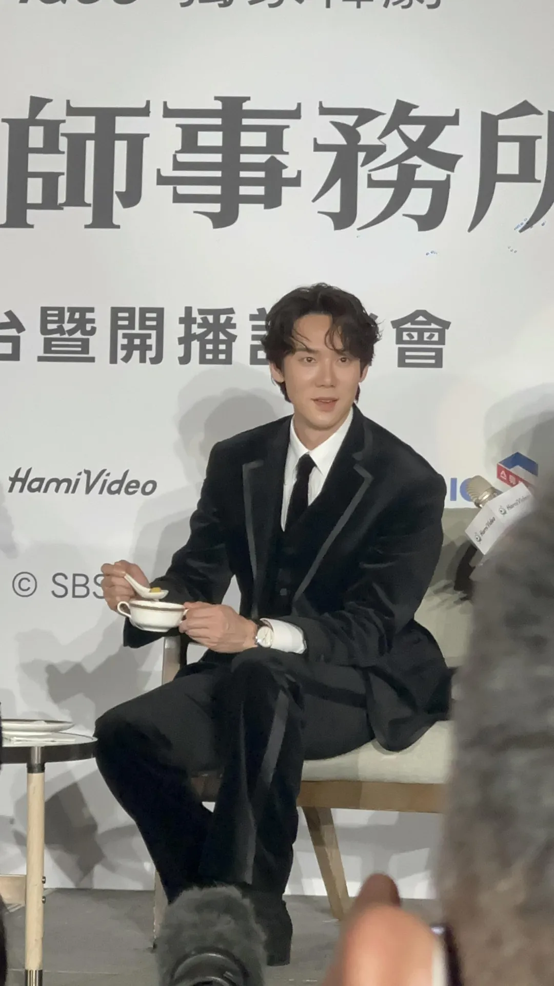 柳演錫來台過元宵節品嚐湯圓。（圖／記者 伍映澄 攝）