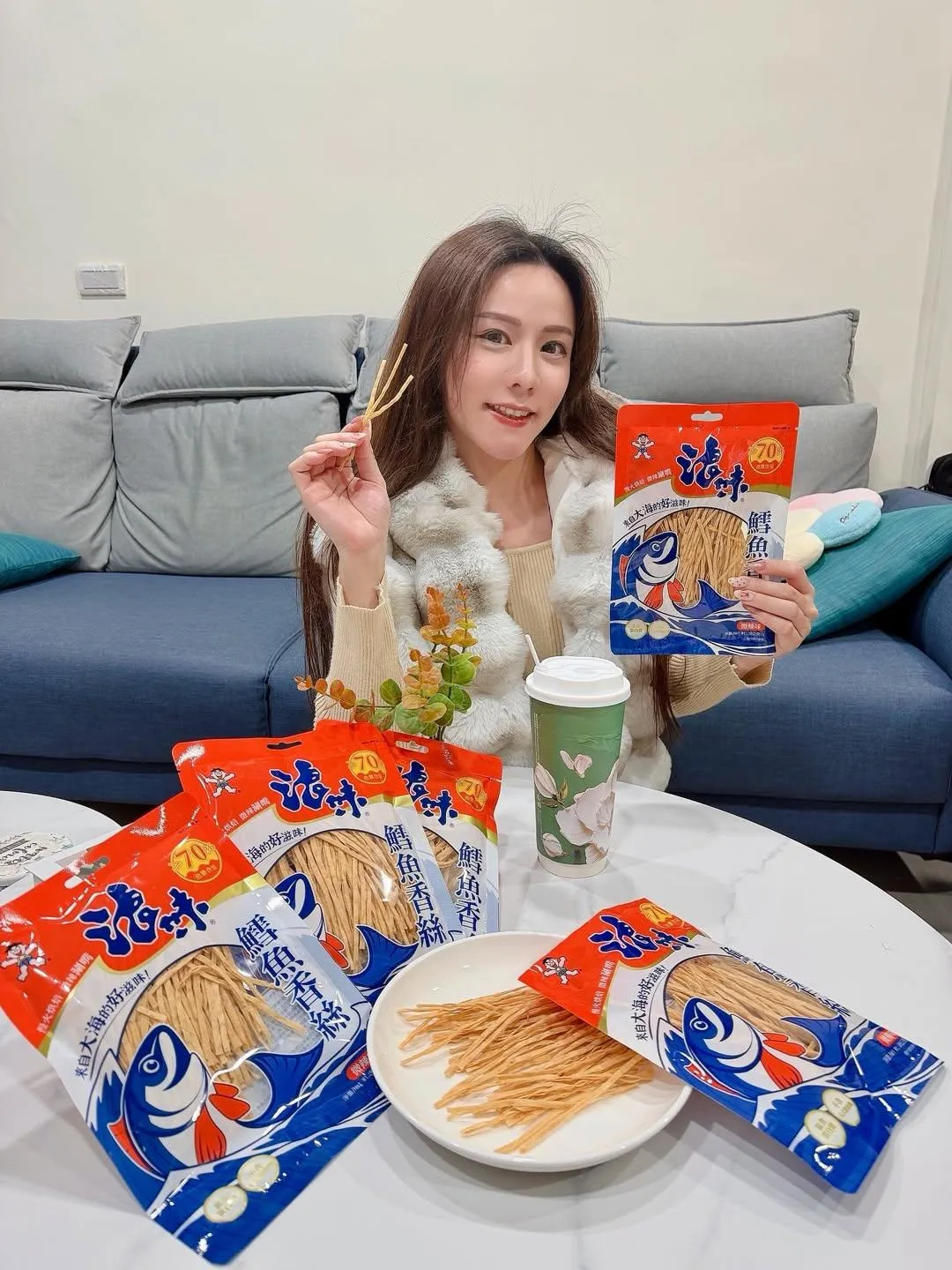 這種「吃完手還是乾乾淨淨」的體驗，讓人在享受美味時依然優雅。（圖／中天新聞）
