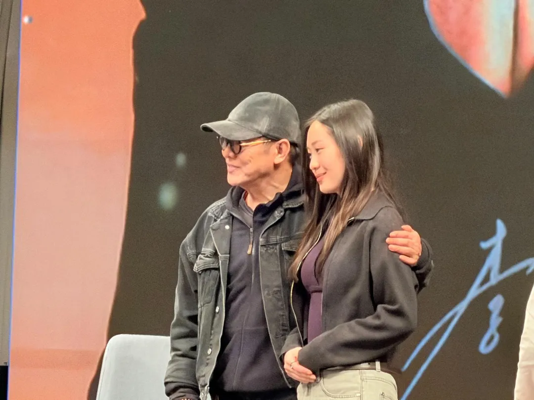 李連杰昨4日偕同小女兒Jada出席慈濟靜思書軒對談活動，Jada在現場坦然分享自己罹患憂鬱症的心路歷程。（圖／記者 伍映澄 攝）