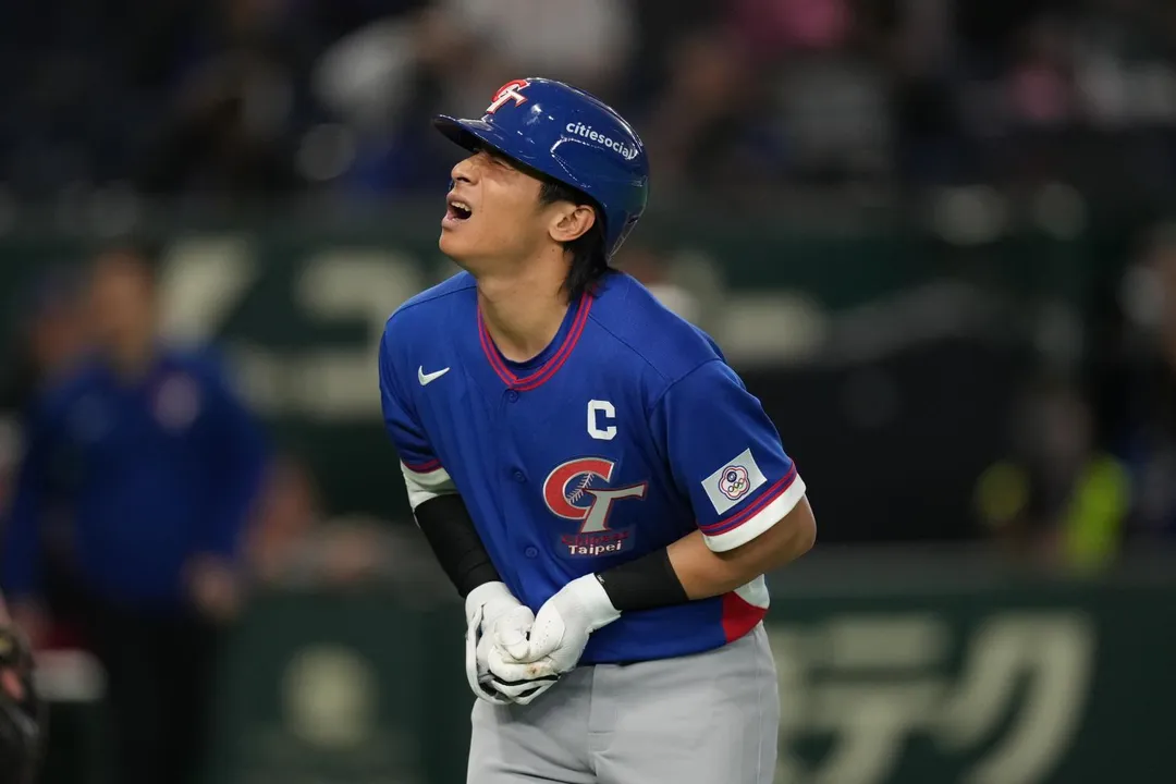 WBC經典賽台灣隊5日以0比3不敵澳洲，隊長陳傑憲在比賽中左手食指遠端骨裂退場。(圖/美聯社)