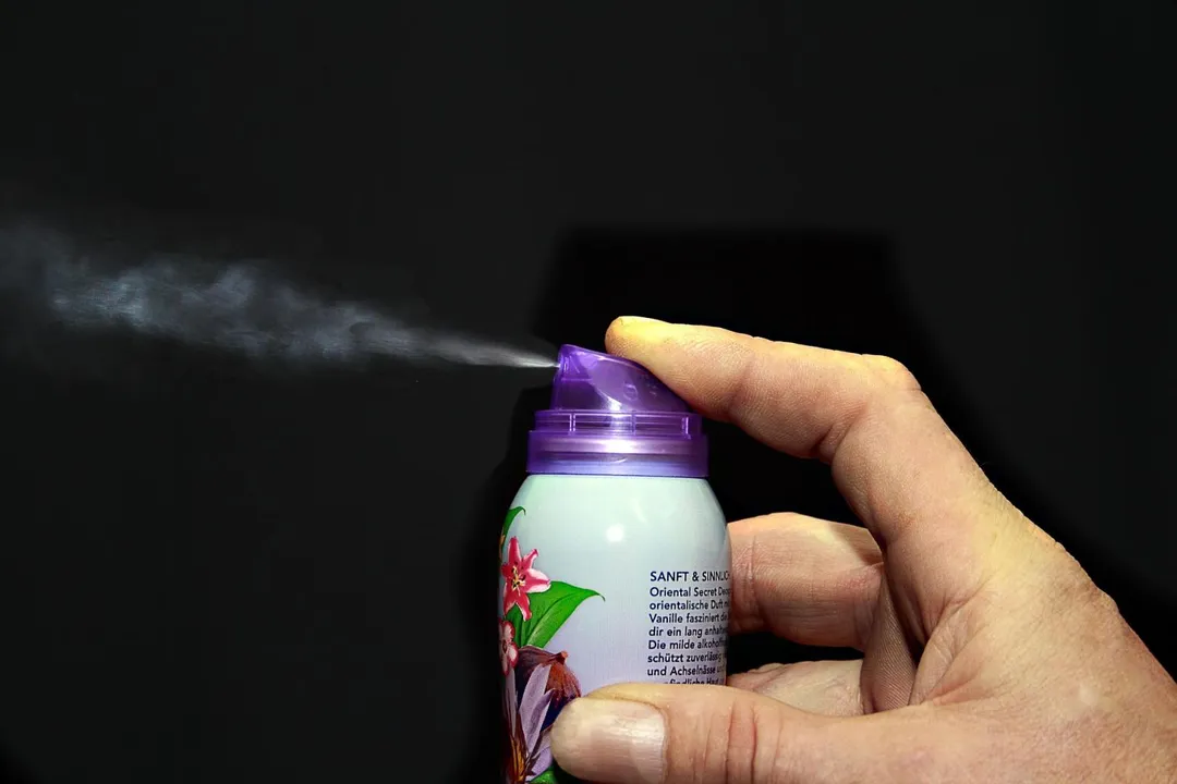 檢查當天，不要穿著連身衣裙，也不要在乳房、腋下塗抹除臭劑、粉劑及護膚霜等。（示意圖／Pixabay）