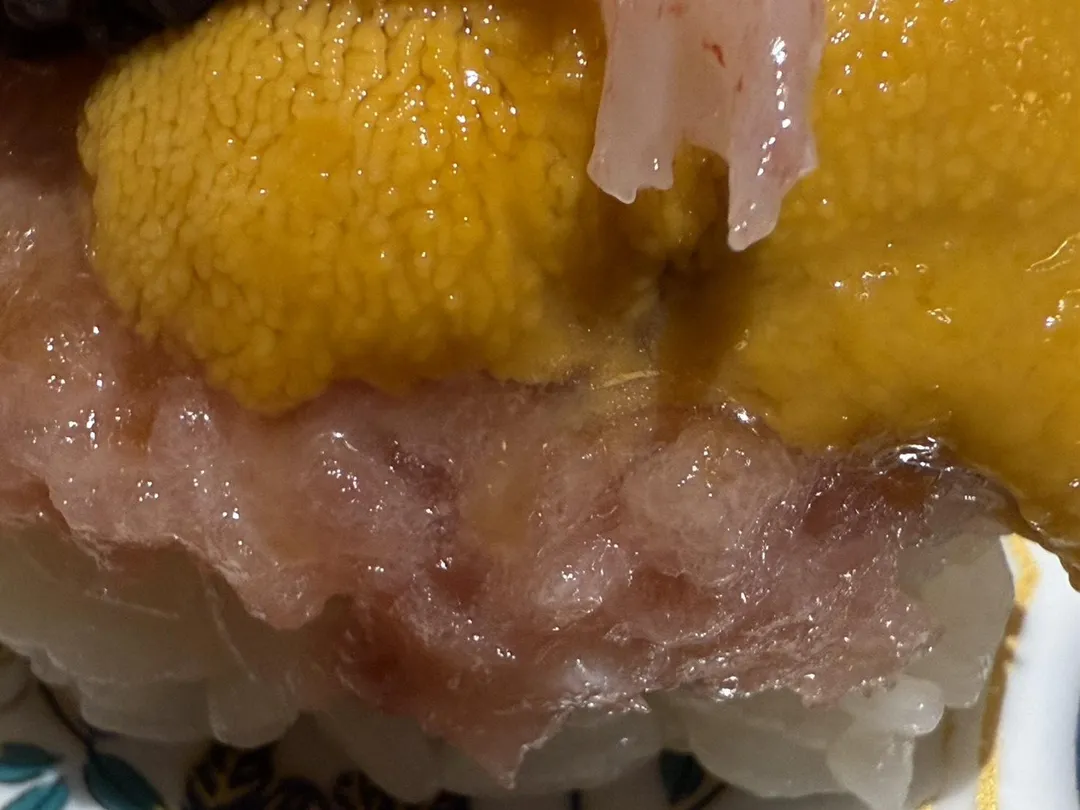 基底金三角鮪魚泥。（圖／黃宏輝提供）