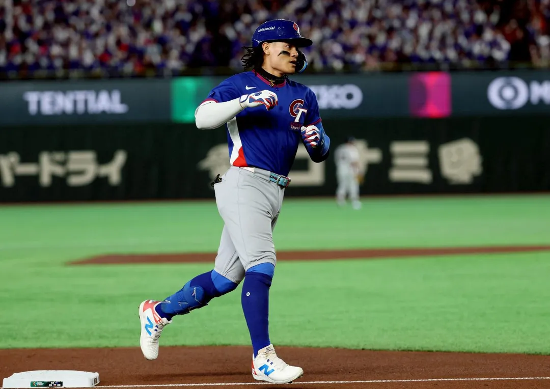 張育成2局率先開轟。（圖／路透）